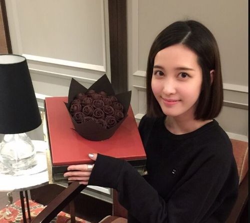 李亦欣,广州人,找个有责任心,人品好的,人比较少上线,可以加我微信