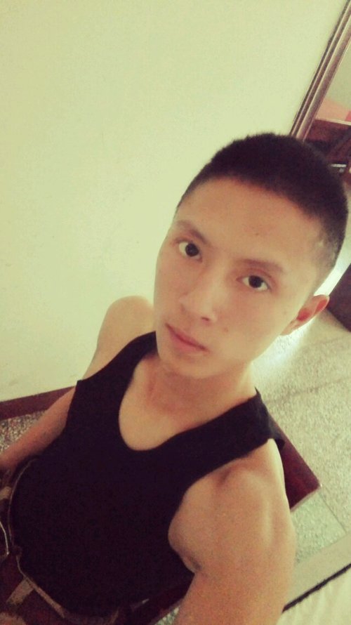 我当兵的 真心找男朋友的可以加我 1028833609
